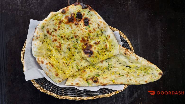Naan Al'ail (Garlic Naan)