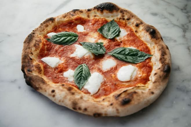 Pizza Margherita / Margherita Pizza