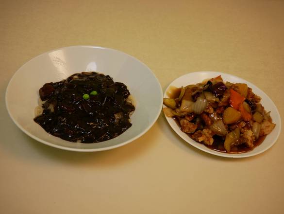 Pork Tang Su Yuk and Ja Jang Myun (탕수육 + 짜장면)