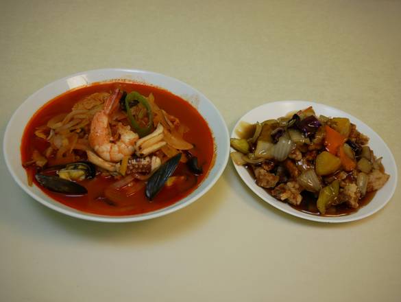 Pork Tang Su Yuk and Spicy Jam Bong (탕수육 + 짬뽕)