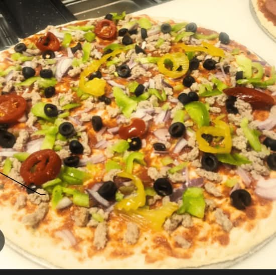 Deluxe Pizza