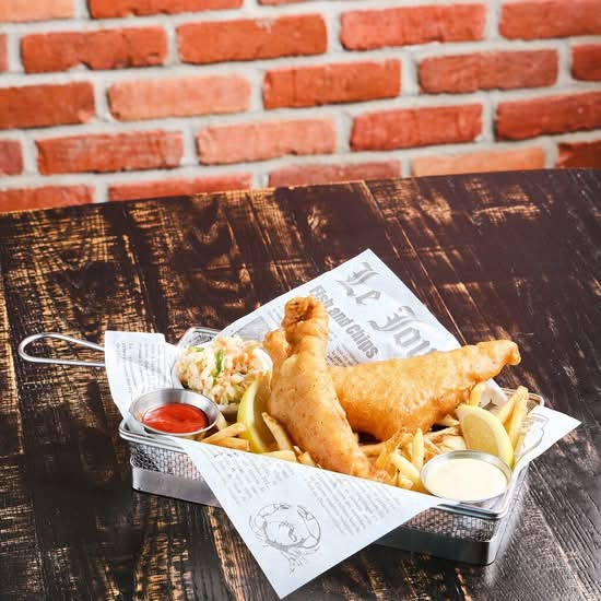 Fish & Chips with Beer / Fish & Chips À La Bière