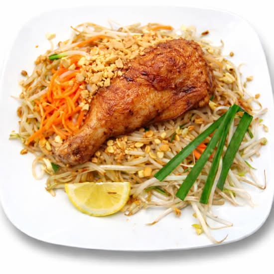 PT6. PadThai with Crispy Chicken Leg