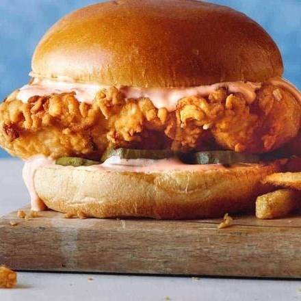 Burger de poulet croustillant / Crispy Chicken Burger
