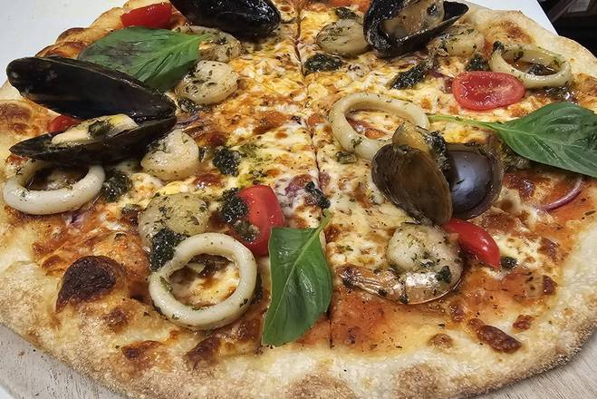 Pizza Fruits de Mer / Seafood Pizza