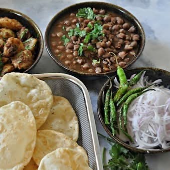 Chana Bhatura