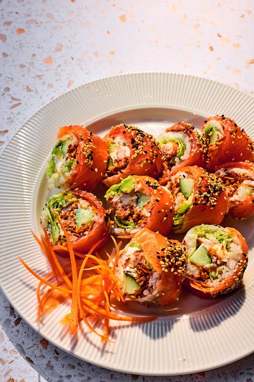 R6 vung tau (saumon fumé et bâtonnet de crabe) / R6 Vung Tau (Smoked Salmon and Crab Stick)