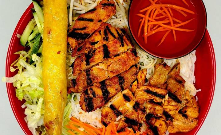 B6. Bun Ga Nuong Cha Gio - Grilled Chicken & Spring Roll