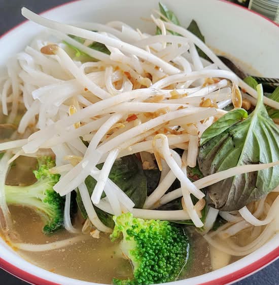 P16. Pho Rau Cai Dau Hu (Vegetables & Tofu) (Large - One Size Only)