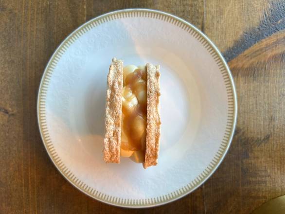 Salted Caramel Daquoise
