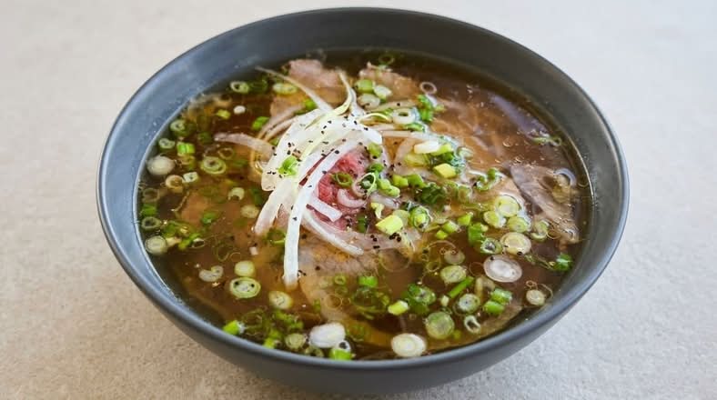 F1 - Pho Tai - Rare Beef Pho