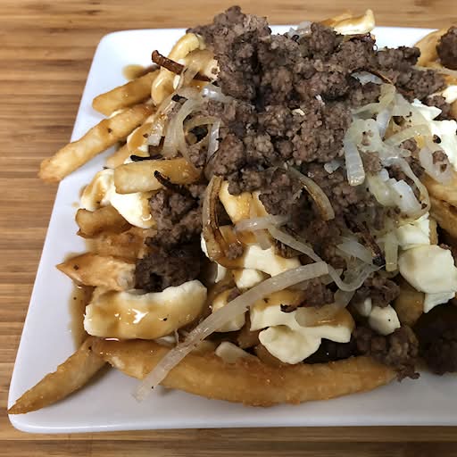 Poutine Steak haché / Ground Steak Poutine