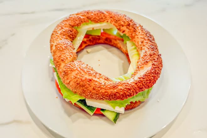 Simit – Turkish Bagel Sandwich