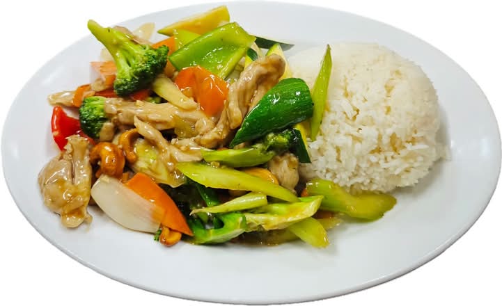 533. Chicken Mixed with Cashew Nuts on Rice (Cơm Gà Xào Hột Điều)
