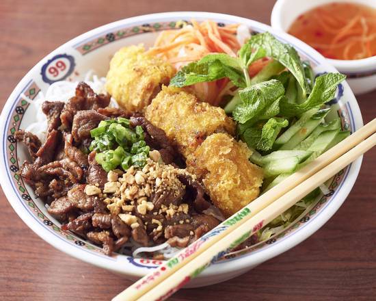 402. Grilled Pork and Fried Spring Roll with Vermicelli (Bún Thịt Nướng, Chả Giò)