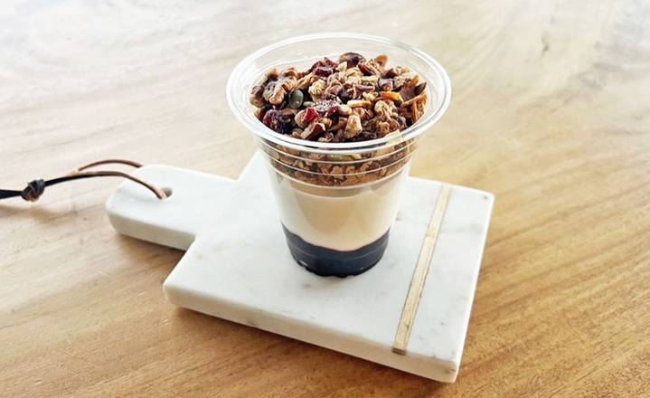 Yogurt Parfait with Blueberry Sauce