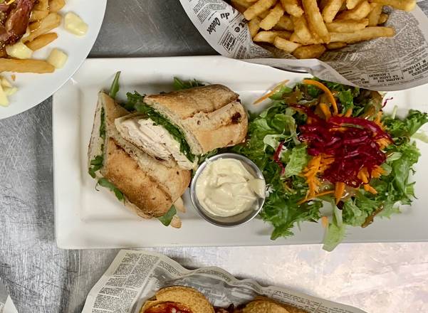 Baguette Poulet et Canneberges / Chicken and Cranberry Baguette