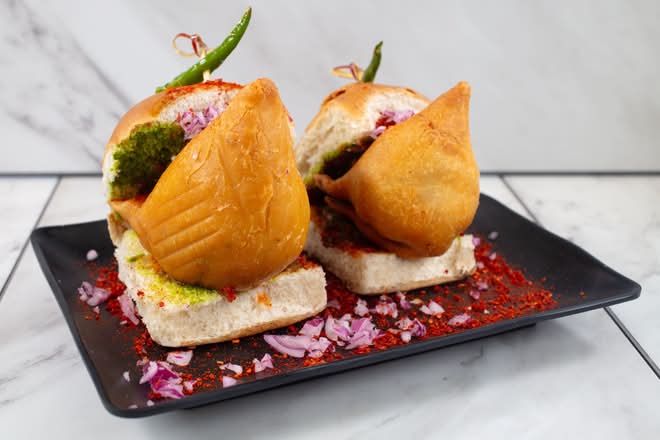 Samosa Pav 2pcs