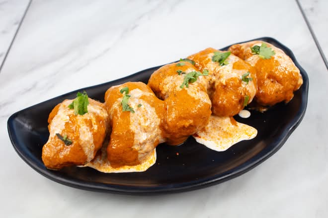 Veg Makhani Momos