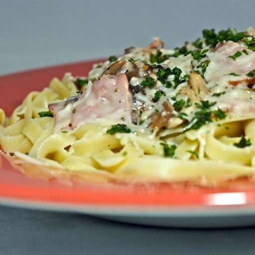 Fettuccine Alfredo Pasta