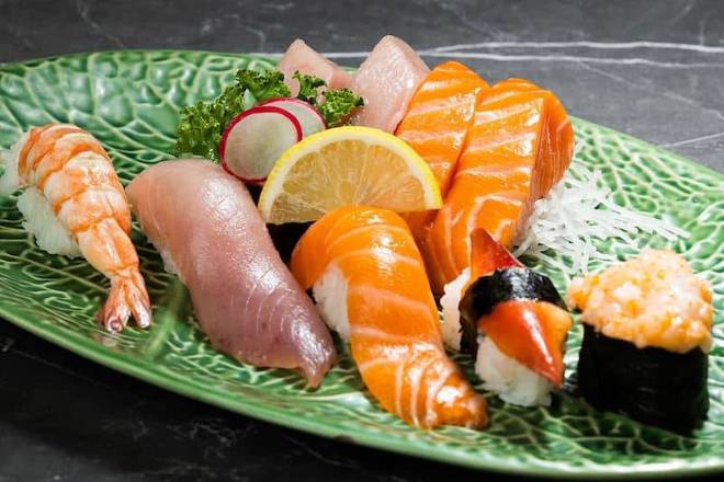 Sashimi & Sushi Combo