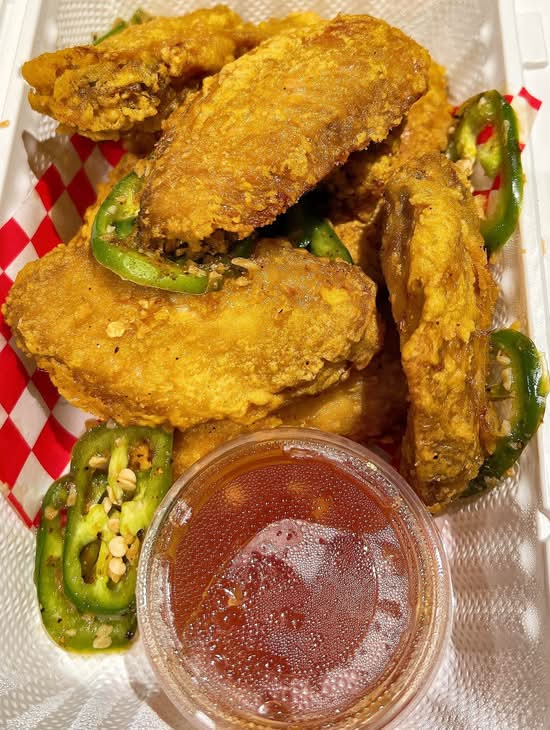 5. Deep Fried Hong Chicken Wing (9 pcs) (Cánh Gà Muối Ớt)
