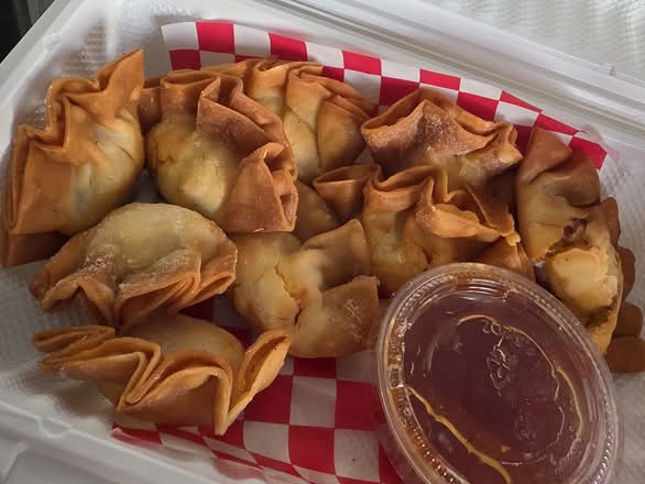 6. Deep Fried Cream Cheese Wonton (9 pcs) (Hoành Thánh Creamcheese)