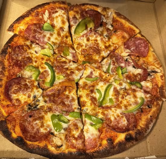 Tradizionale Pizza (toute garnie / All Dressed) (#2)