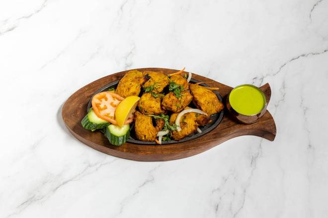 Chicken Tikka-8 pcs(Served with Free Naan or Rice or Roti)