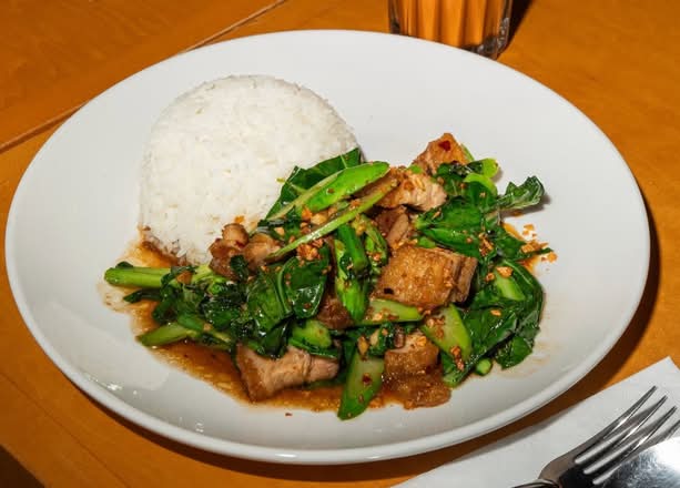 Pad Kana Moo Krob