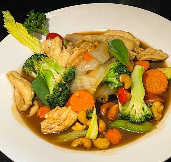 Poulet aux Noix de Cajoux / Cashew Chicken