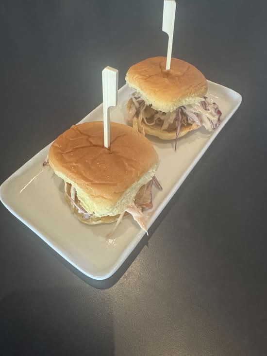 Kids Chicken Sliders (2 pcs)