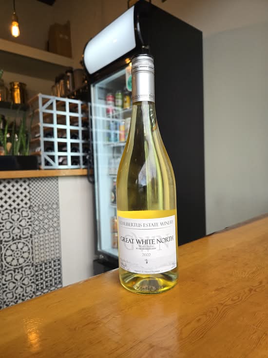 St. Hubertus Great White North 750 ml Alc./Vol 12.8%25