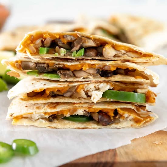 VEGETARIAN QUESADILLA with Tangy Salsa & Sour Cream -4pc