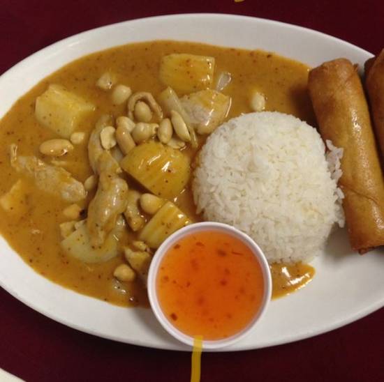 Combo Set 3 Massaman curry with 2 spring rolls