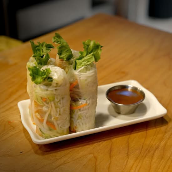 Salad Rolls (2 pcs) (Pork and Prawns)