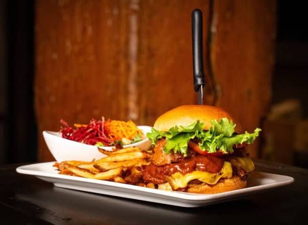 Crispy BBQ Burger ‡