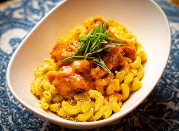 Buffalo Cauliflower Mac n' Cheez ◊