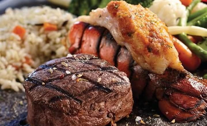 New York Striploin(12 oz) et queue de homard