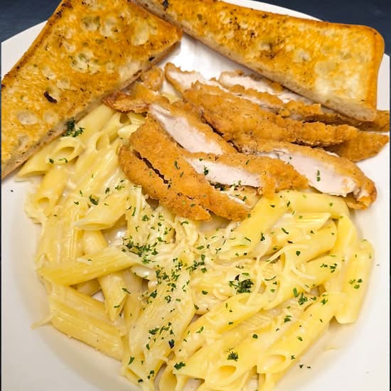 Creamy Alfredo Penne Pasta