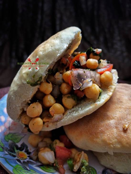Rehdi Wala Aloo Kulcha