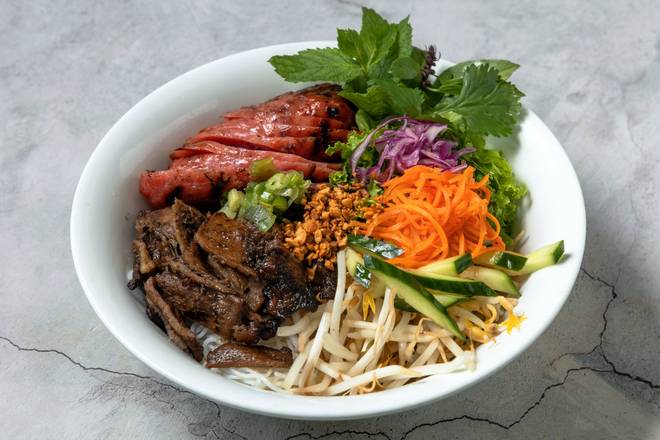 B07-Grilled Pork with Vietnamese Sausage Noodle Bowl (Bun Heo Nuong Voi Nem Nuong)