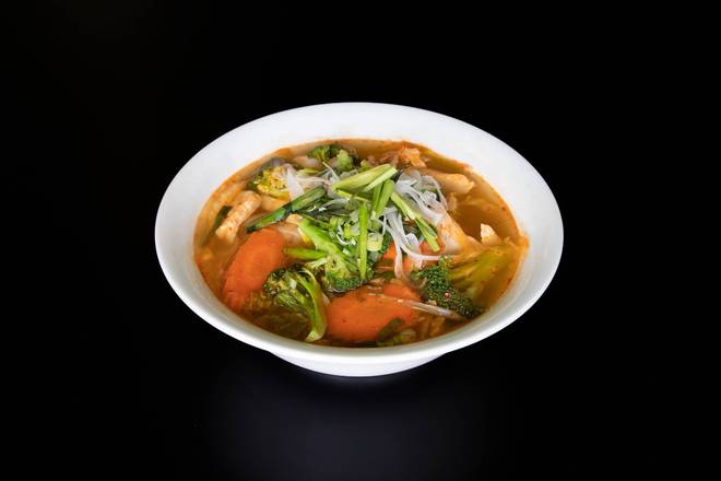 SP03-Chicken and Vegetables in Tom Yum Broth (Spicy)