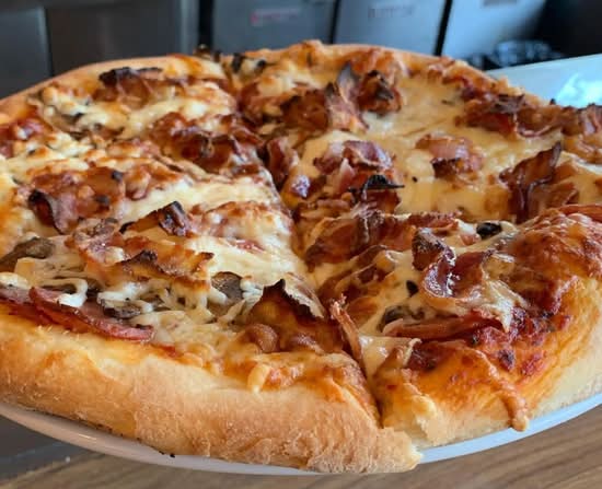 Royal Pizza / Pizza Royale