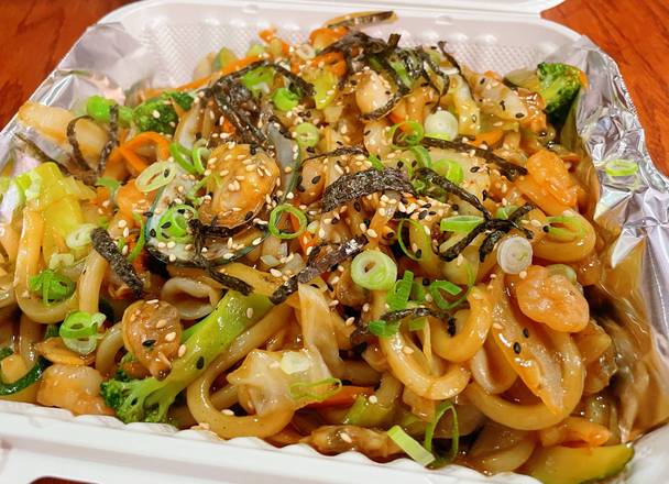 Seafood Yaki Udon