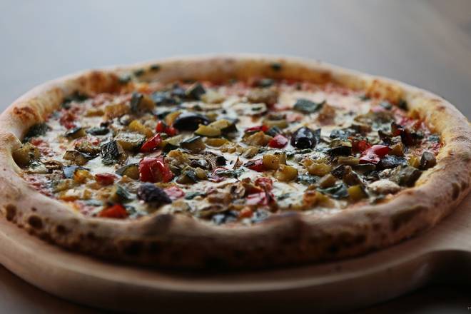 12" Pizza Végétarienne / 12" Vegetarian Pizza