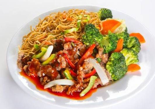 Ginger beef and mixed veggie with rice/noodle