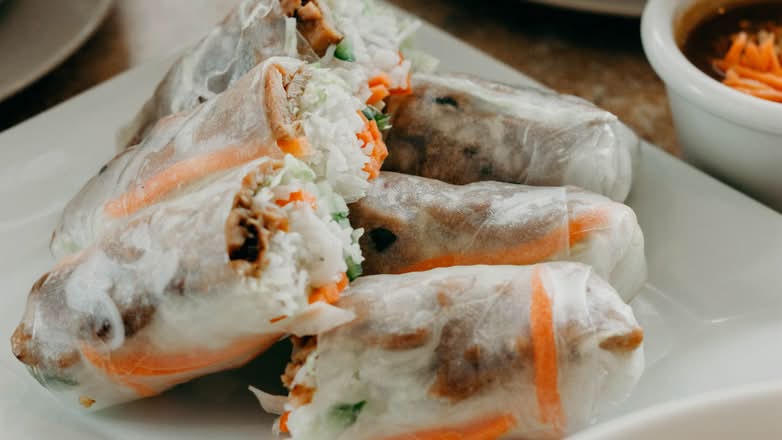 21B. Grilled Beef Salad Rolls 3pc