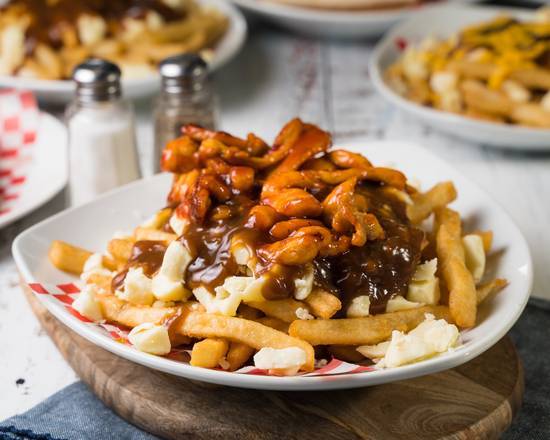 BBQ Pulled Chicken Poutine