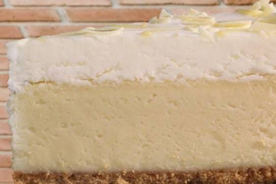 WHITE LEMON CHEESECAKE